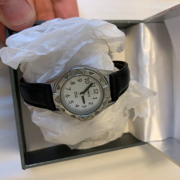 Timex women's wristwatch with silver rim and black leather strap - Picture 3 of 3